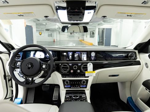 New 2027 Rolls-Royce Ghost Extended Wheelbase AWD/4WD image 44