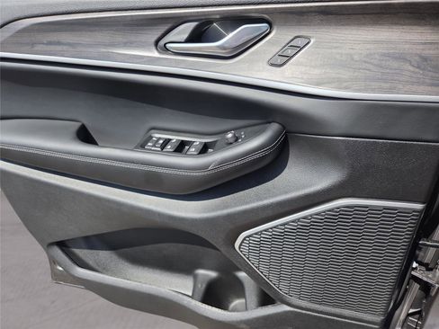 New 2026 Jeep Grand Cherokee L Limited image 21