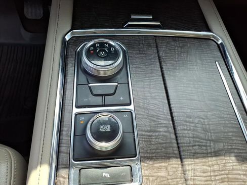 Used 2018 Ford Expedition Max Limited w/ Driver Assistance Package image 9