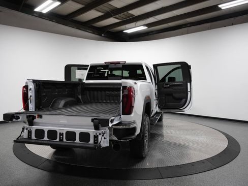 New 2025 GMC Sierra 2500 SLT w/ SLT Premium Package image 12