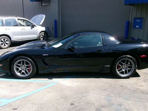 Used 2001 Chevrolet Corvette Z06 RWD image 3