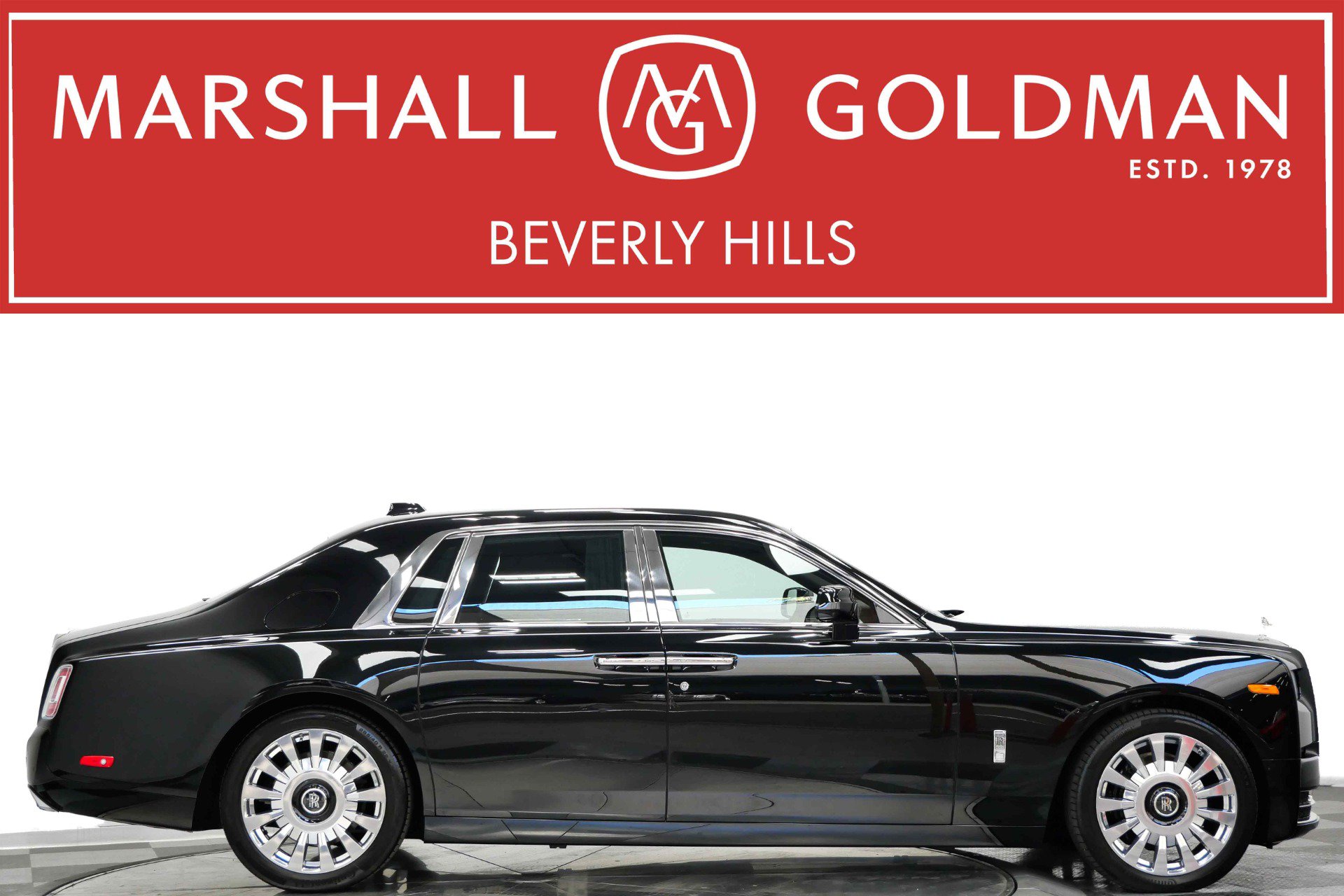 Used 2019 Rolls-Royce Phantom Sedan RWD image 1