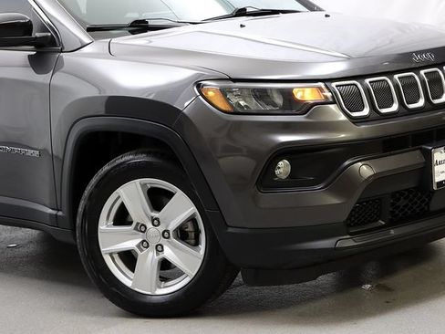 Used 2022 Jeep Compass Latitude w/ Convenience Group FWD image 4