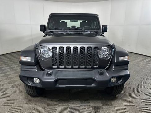 Used 2022 Jeep Gladiator Sport w/ Trailer Tow Package AWD/4WD image 8