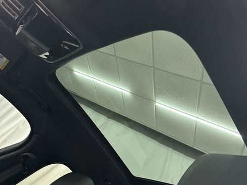 Used 2024 Land Rover Range Rover Velar Dynamic SE image 20