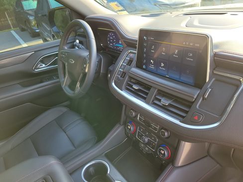 Used 2023 Chevrolet Suburban RST RWD image 7