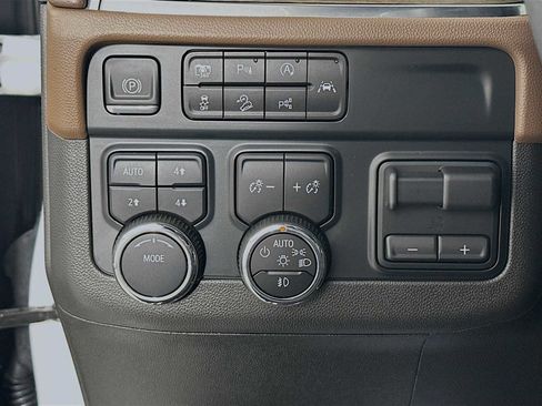 Used 2025 Chevrolet Tahoe High Country w/ Sun And Tow Package image 13