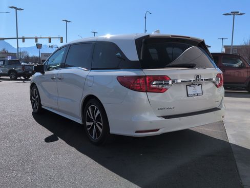 Used 2018 Honda Odyssey Elite image 8