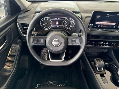 Used 2024 Nissan Rogue SV AWD/4WD image 13