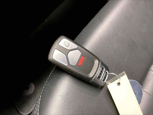 Used 2023 Audi Q5 2.0T Premium w/ Convenience Package image 12