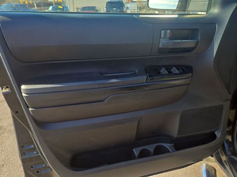 Used 2015 Toyota Tundra SR image 12