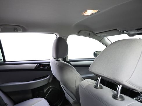 Used 2019 Subaru Outback 2.5i Premium image 17