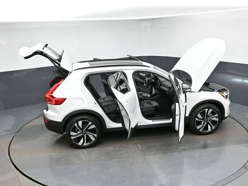 Used 2023 Volvo XC40 B5 Plus w/ Driver Assist Package image 40