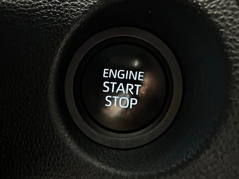 Certified 2024 Toyota Corolla Cross XLE FWD image 21