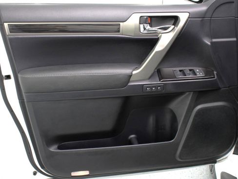 Used 2014 Lexus GX 460 image 36