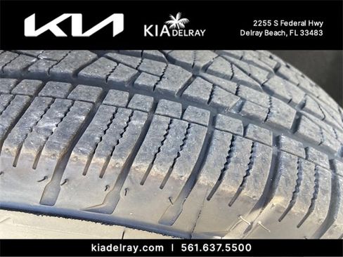 Used 2019 GMC Acadia SLE image 29