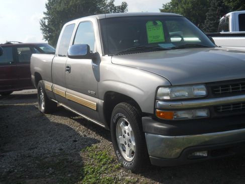Used 2001 Chevrolet Silverado 1500 LT w/ Ride Control Suspension Pkg image 2
