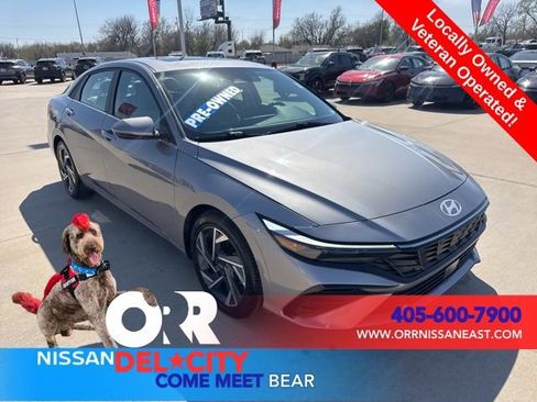 Used 2025 Hyundai Elantra Limited FWD image 7