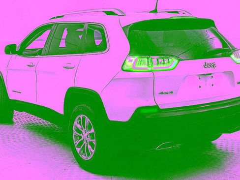 Used 2021 Jeep Cherokee Latitude Lux w/ Comfort/Convenience Group AWD/4WD image 4