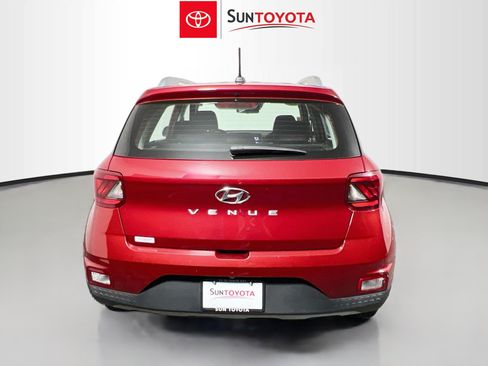 Used 2025 Hyundai Venue SEL FWD image 5