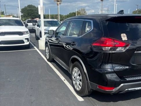 Used 2017 Nissan Rogue S FWD image 6