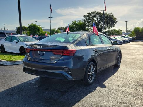 Used 2024 Kia Forte LXS w/ LXS Technology Package FWD image 11