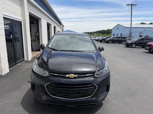 Used 2020 Chevrolet Trax LS w/ Tint and Cruise Package FWD image 3