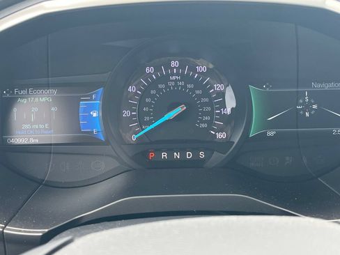 Used 2018 Ford Edge Titanium w/ Equipment Group 302A AWD/4WD image 14