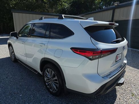 Certified 2020 Toyota Highlander Platinum AWD/4WD image 4