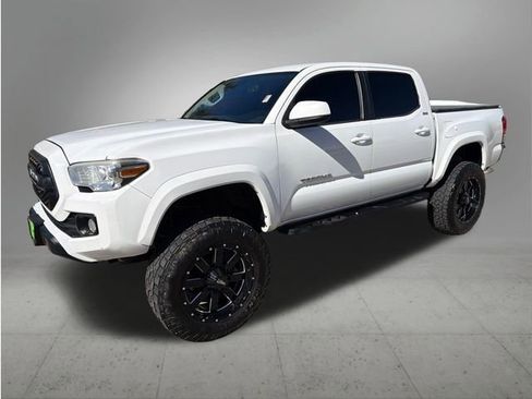 Used 2019 Toyota Tacoma SR5 AWD/4WD image 1