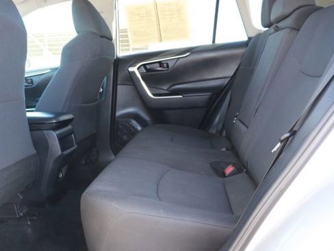 Used 2021 Toyota RAV4 LE image 13