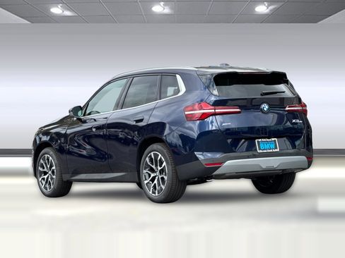 Used 2026 BMW X3 xDrive30 w/ Premium Package image 3