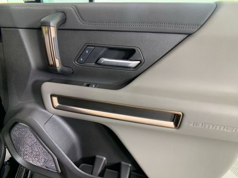 New 2025 GMC Hummer EV 3X image 30