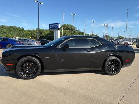 Used 2018 Dodge Challenger R/T w/ Blacktop Package RWD image 7