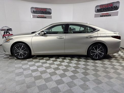 Used 2025 Lexus ES 300h w/ Premium Package image 7