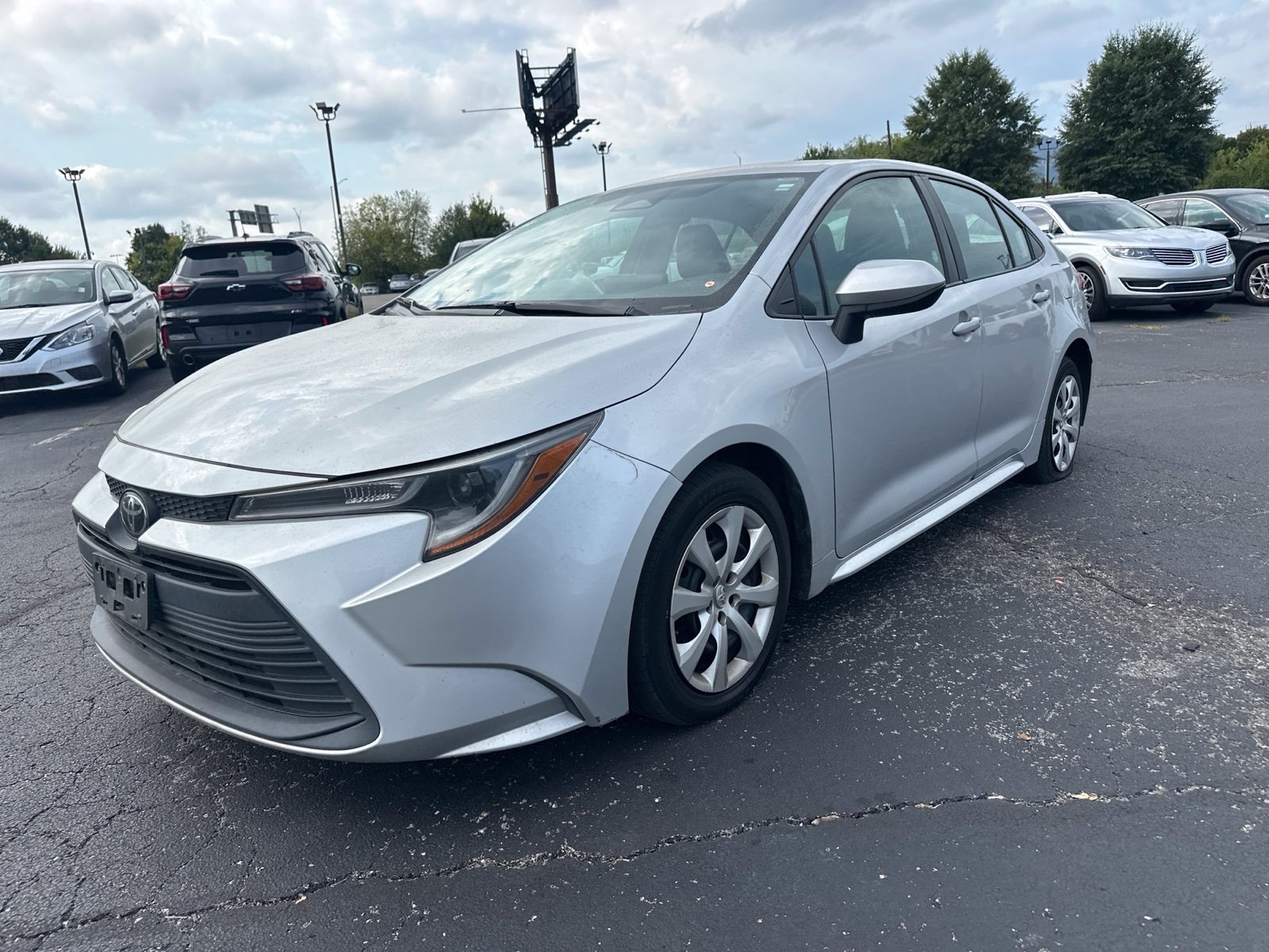 Used 2024 Toyota Corolla LE FWD image 1