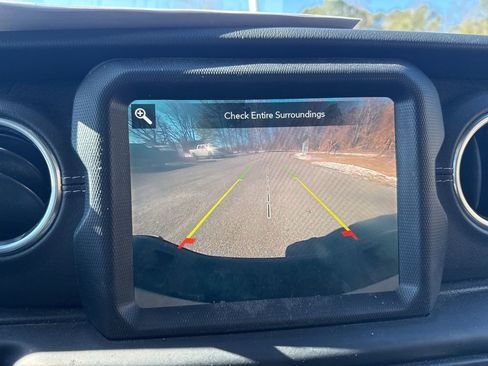 Used 2020 Jeep Gladiator Overland image 11