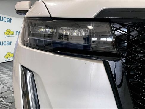 Used 2024 Cadillac Escalade Sport Platinum w/ Heavy-Duty Trailer Package AWD/4WD image 34