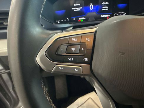 Certified 2024 Volkswagen Taos SE image 29