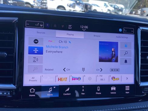 New 2026 Chrysler Pacifica Limited w/ S Appearance Package image 9