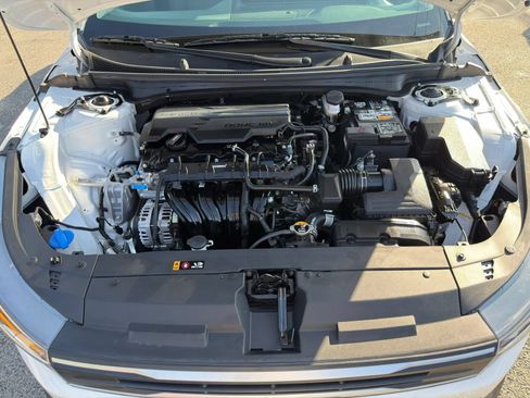 Used 2025 Kia K4 FWD image 25