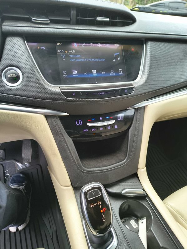 Used 2017 Cadillac XT5 FWD image 13
