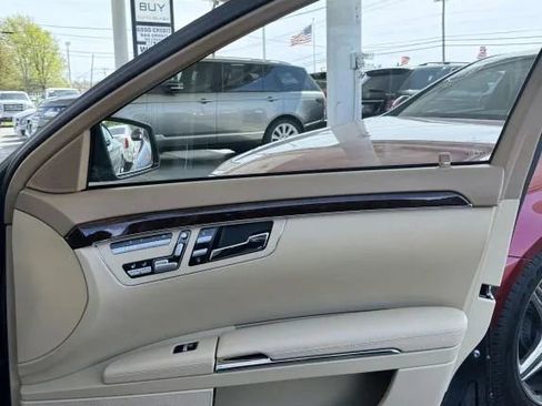 Used 2013 Mercedes-Benz S 550 image 22