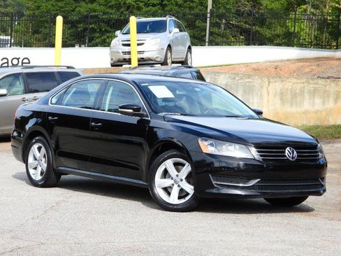 Used 2014 Volkswagen Passat 1.8T SE image 8
