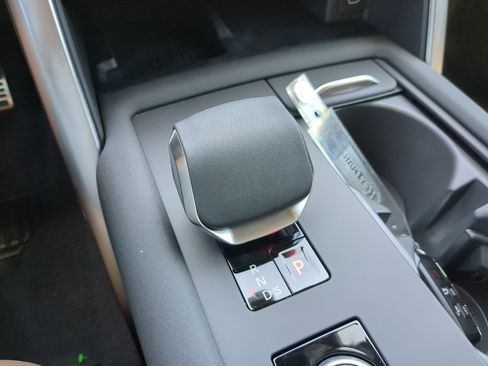 New 2025 Land Rover Discovery Dynamic SE image 25