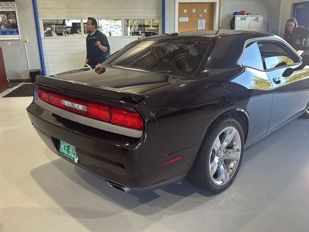 Used 2013 Dodge Challenger R/T RWD image 6