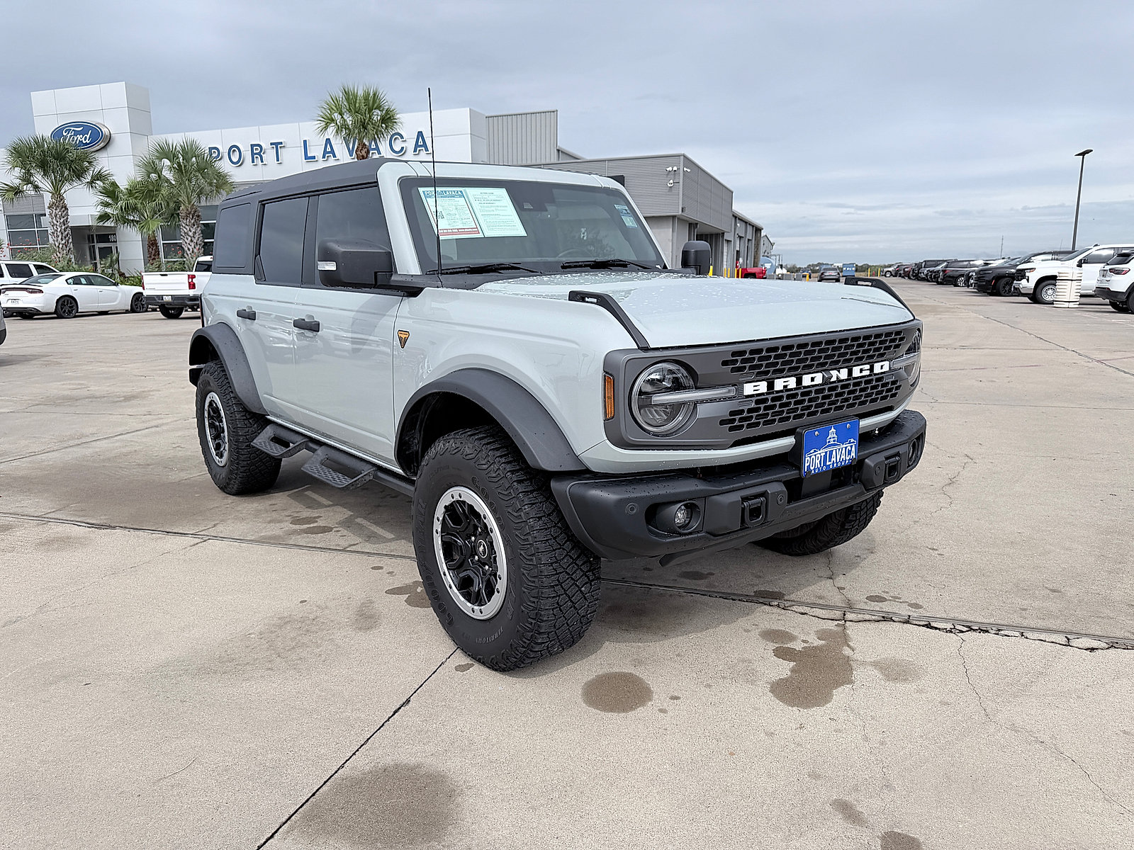 Used 2023 Ford Bronco Badlands AWD/4WD image 1