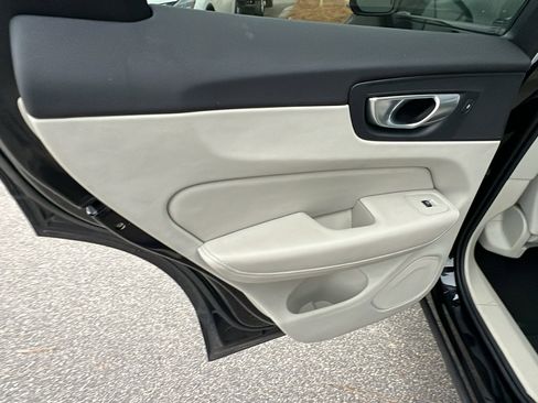 Used 2024 Volvo XC60 B5 Core image 24