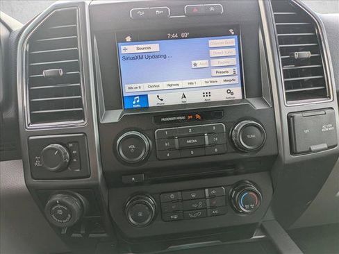 Used 2018 Ford F150 XLT w/ Equipment Group 302A Luxury AWD/4WD image 12