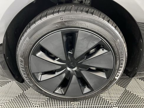Used 2025 Tesla Model 3 Long Range image 11